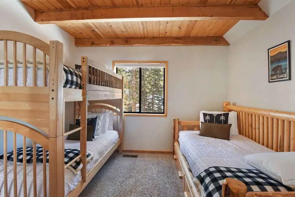 Tahoe Vista Lake Lodge