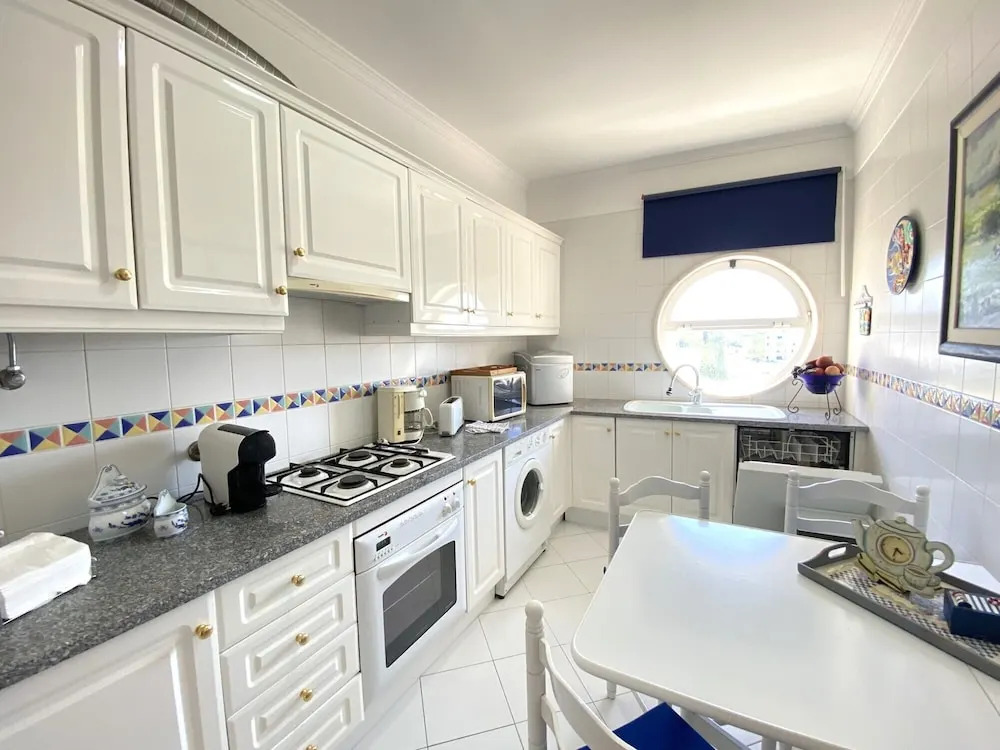 Vilamoura Central 6 With Pool by Homing