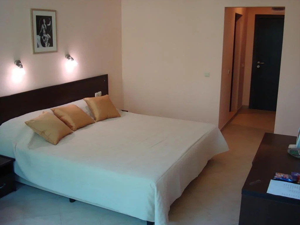 Family Hotel Eleven Moons