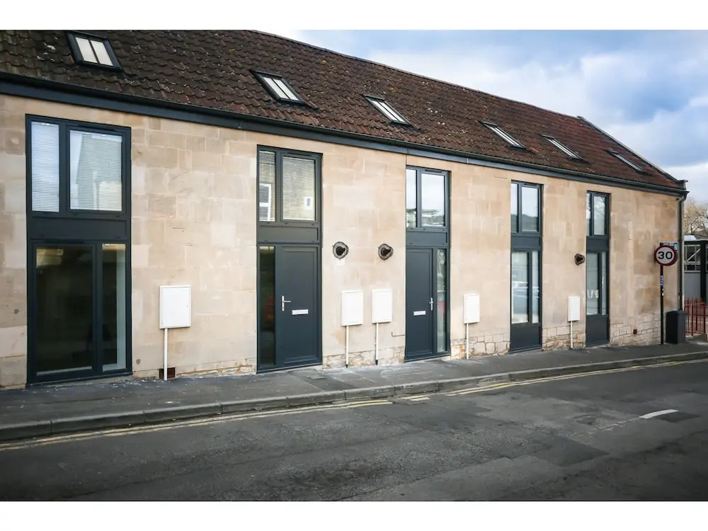 Modern, Brand New Townhouse in Bath