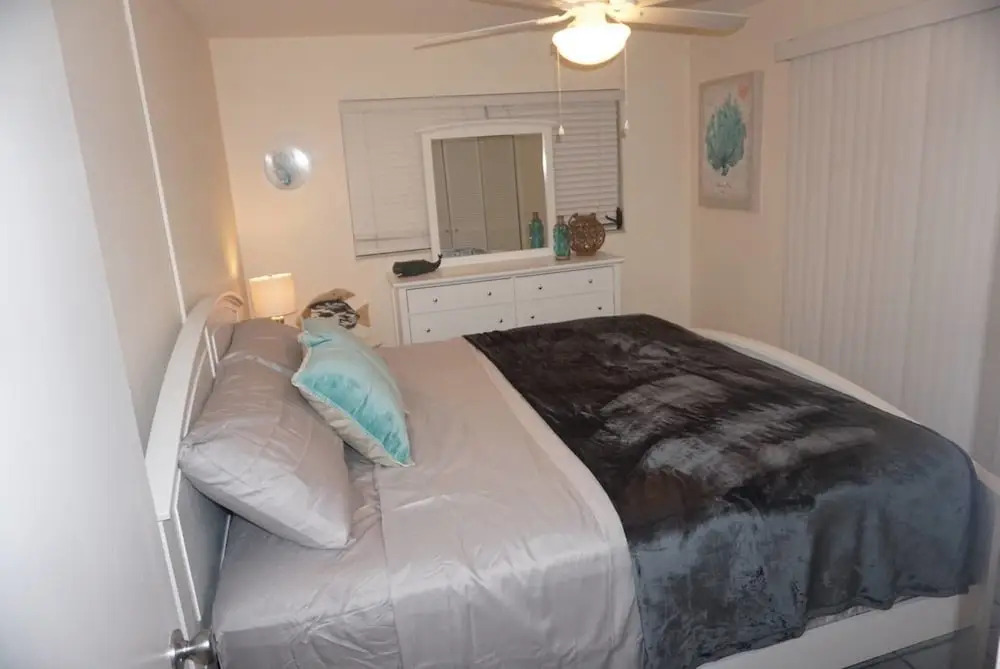 Barefoot Bungalow by Beachside Mngmt
