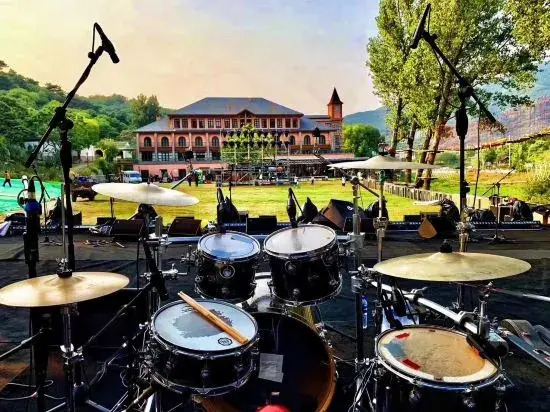 Chestnut Valley Hotel