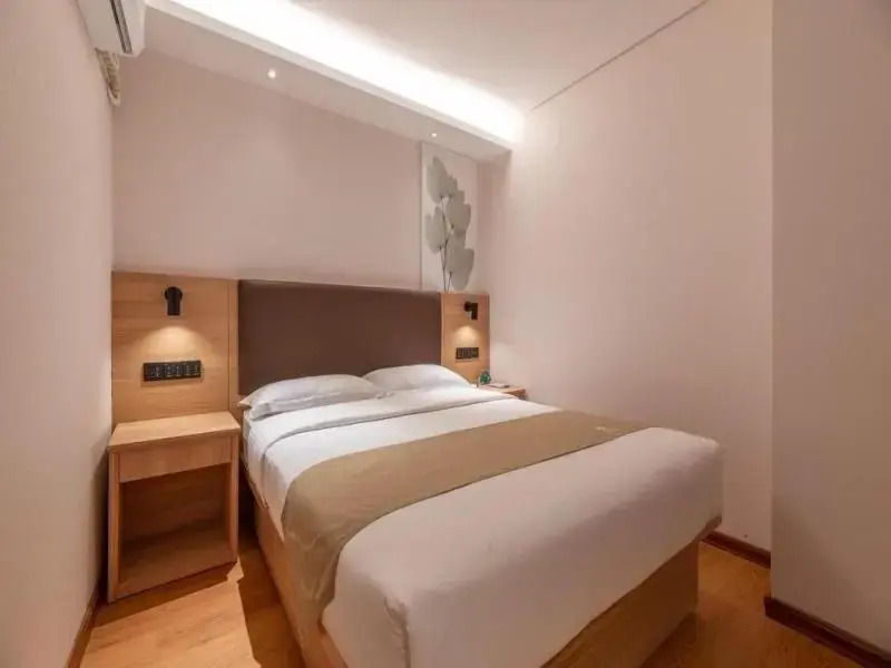 GreenTree Inn(Jinan Shandong University store, impression city, Honglou square)