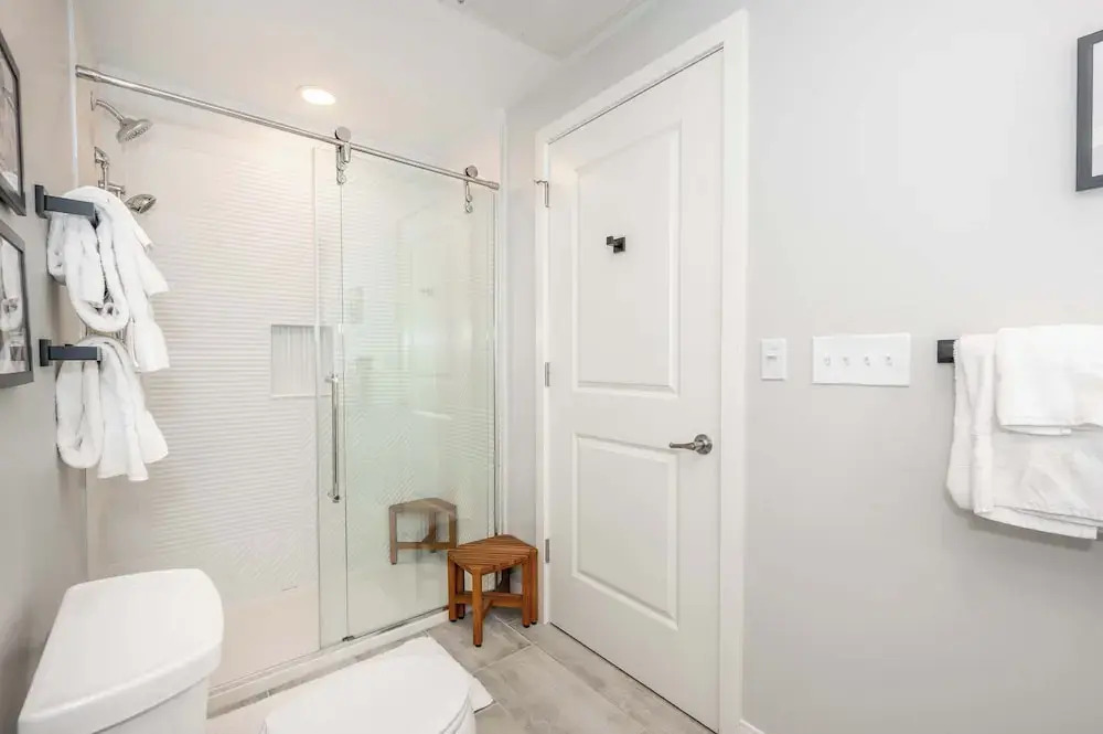 The 333 Suites 301 - Suite for 6