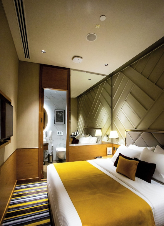 080 Transit Hotel T-1