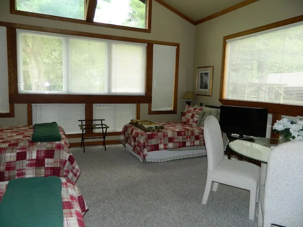 Bent Mountain Lodge