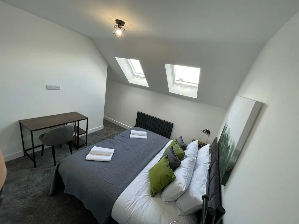 Brand New High Spec House with Parking & Wi-Fi By Home Away From Home - A