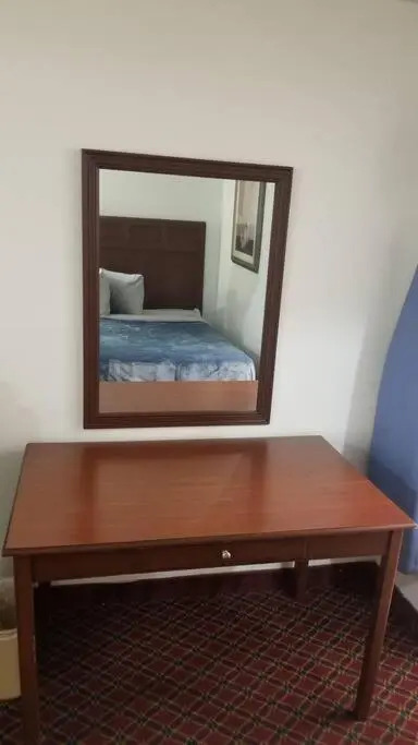 OSU 2 Queens AC WI-FI Coffee Private Hotel 125 Booking