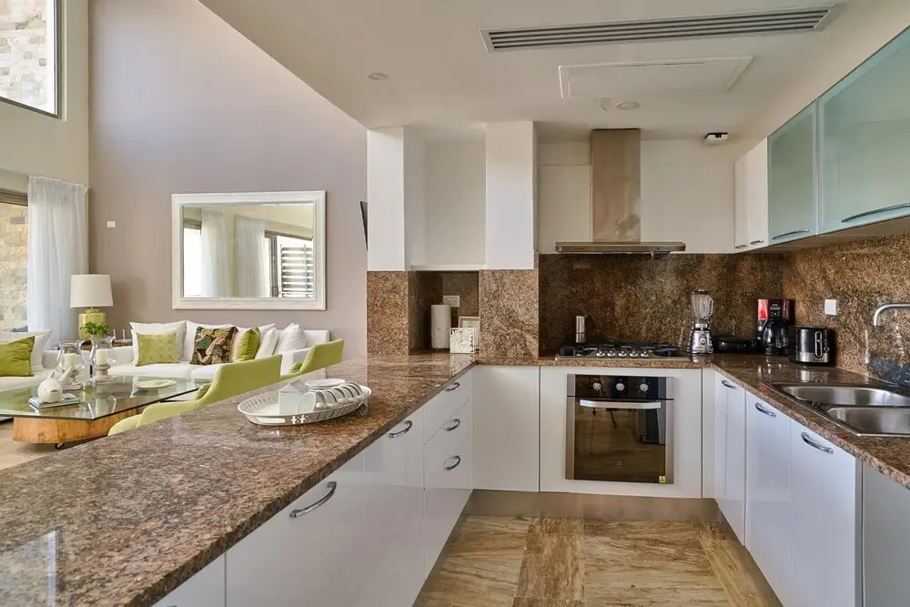 Luxury Beach Penthouse w Private Deck Ocean Views C-401