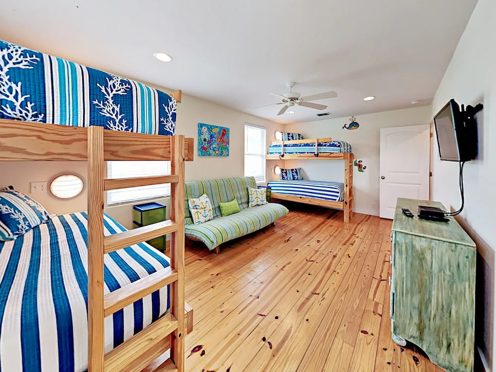 318 S Station Street Condo #4 4 Bedrooms 2.5 Bathrooms Condo