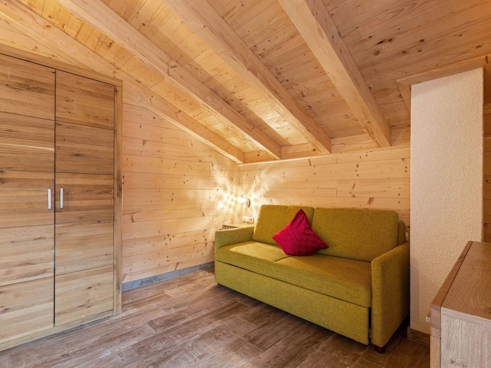 Vintage Chalet with Sauna And Jacuzzi in Kaprun