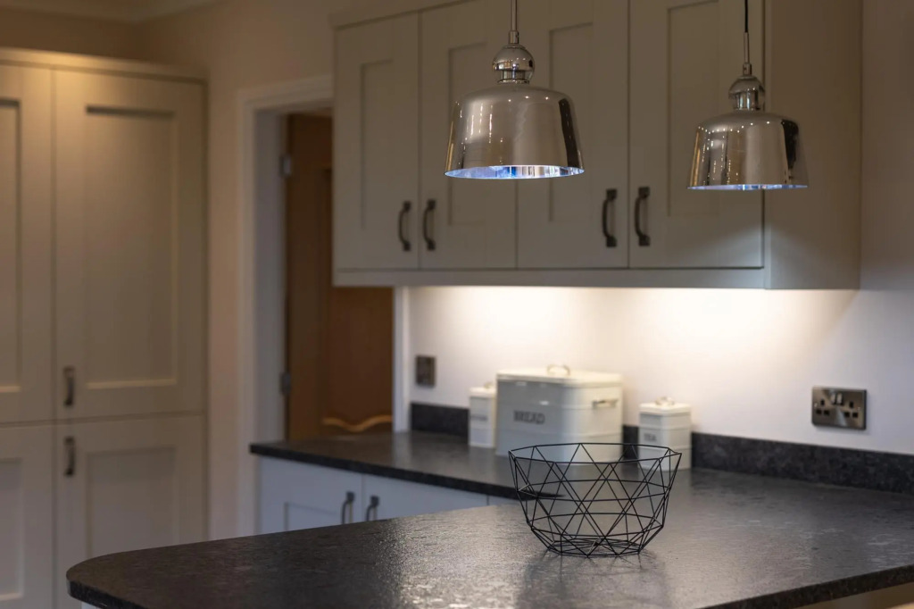 Maynor - Large Luxury House, Log Burner, Central Location