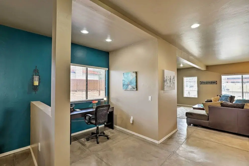 Tucson Home w/ Wraparound Balcony, Walk to U of A!