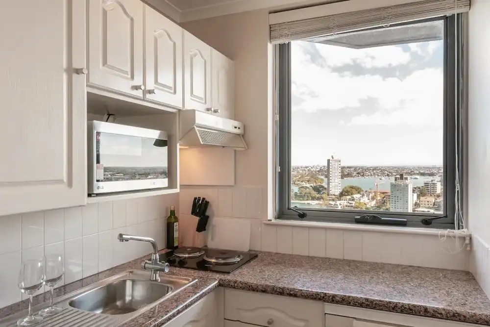 Milsons Point Apartment with Harbour Bridge Views