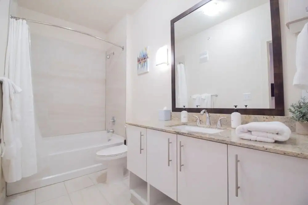 Revive Tanglewood Stunning 2BR in Uptown Houston