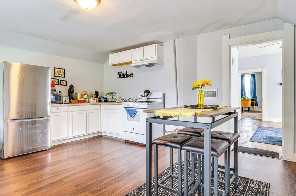 Walk Everywhere! Sleek Fountain Square Stay