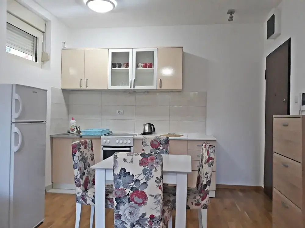 Center Apartment C 18