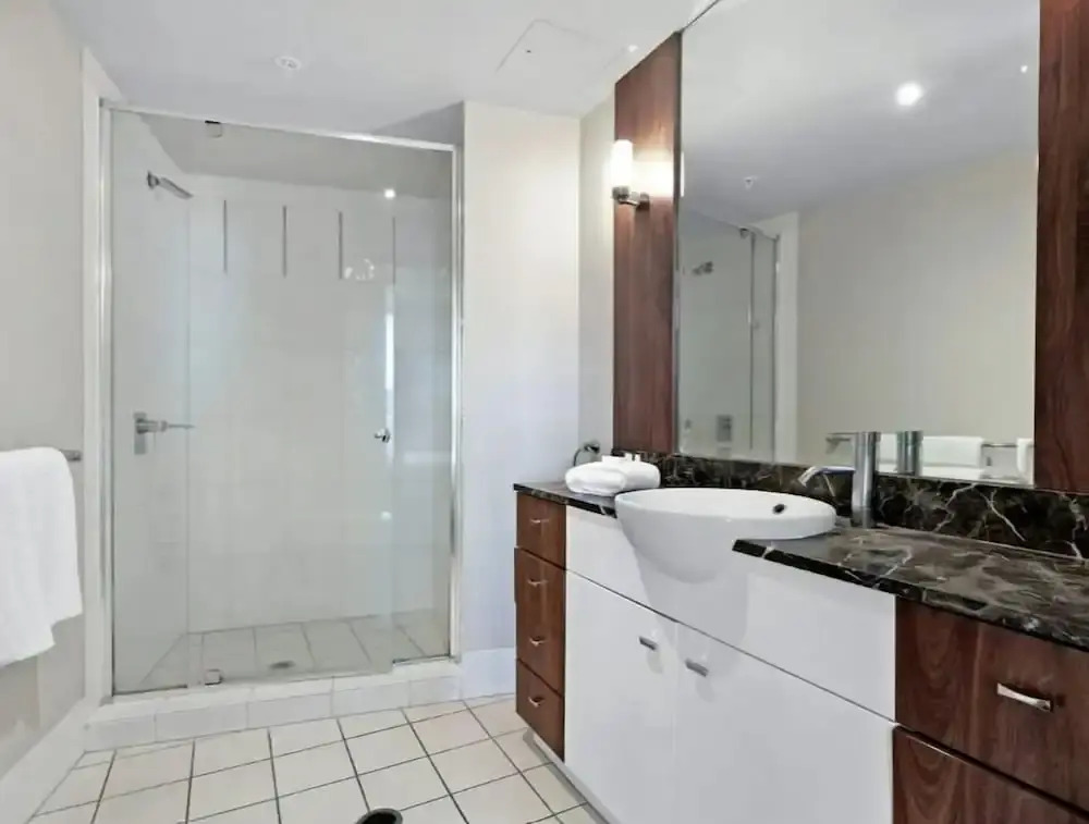 Towers of Chevron - Private Apartments - Hosted by Coastal Letting Co
