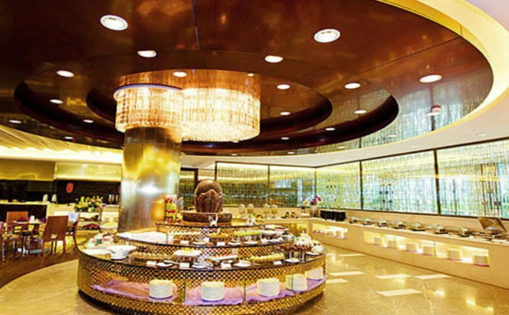 Golden Eagle Summit Hotel