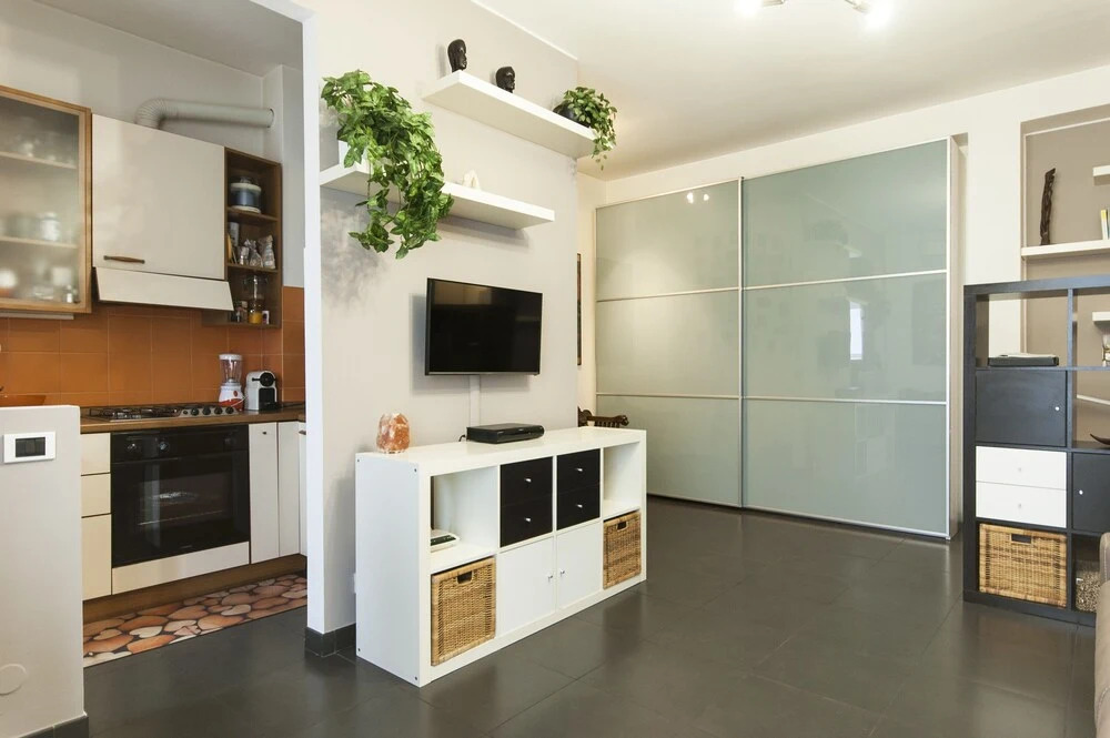High Rise Studio Flat near Metro Stop