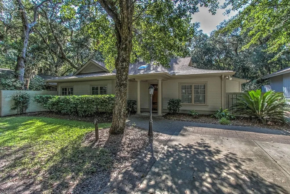 5 Hollyberry Lane