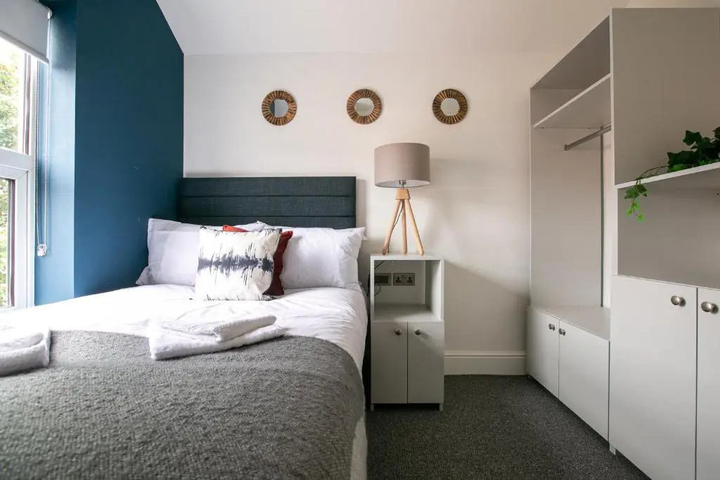 Contractor & Leisure & En-Suite Bathrooms & Free Parking