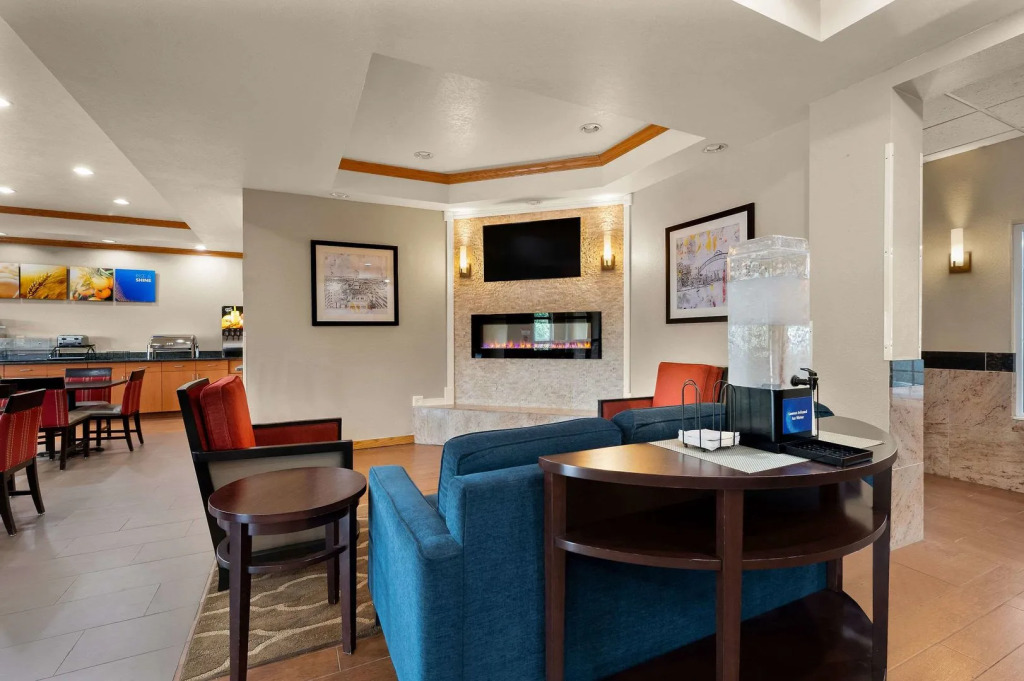 Comfort Inn & Suites Fenton
