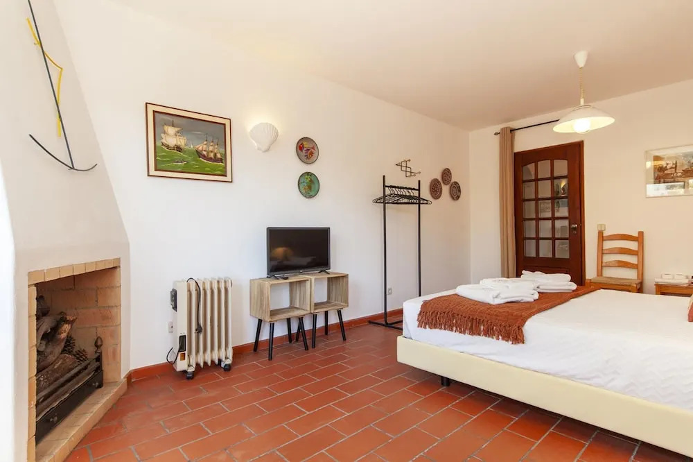 N 02 - Bedroom 2 in Amaro Sight Guesthouse