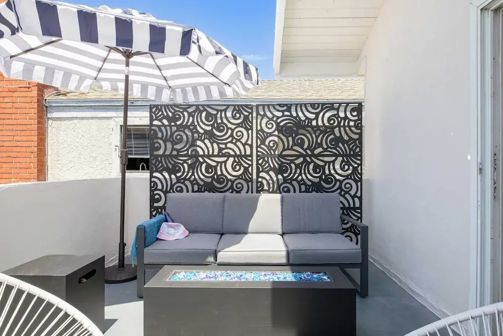 Surfrider II by Avantstay Walk to the Beach + Balcony