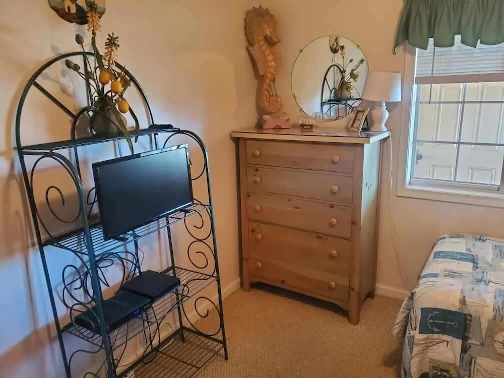 Tilghman Shores D9 2 Br condo by RedAwning