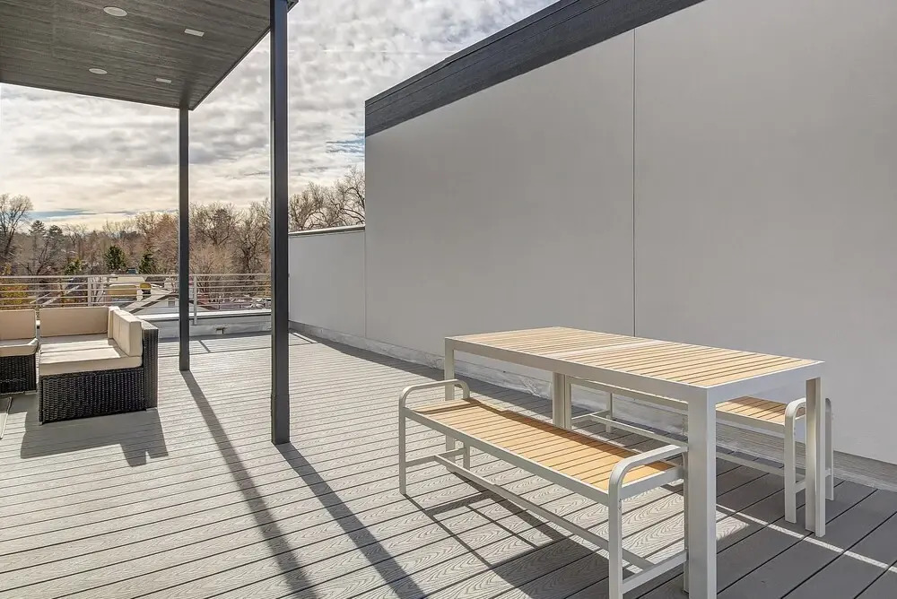 New Stunning Modern Gem in Unbeatable Location