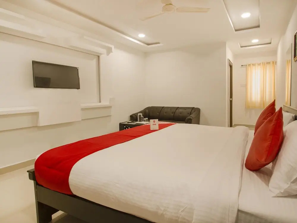 OYO 13062 Kamala Residency-Inn