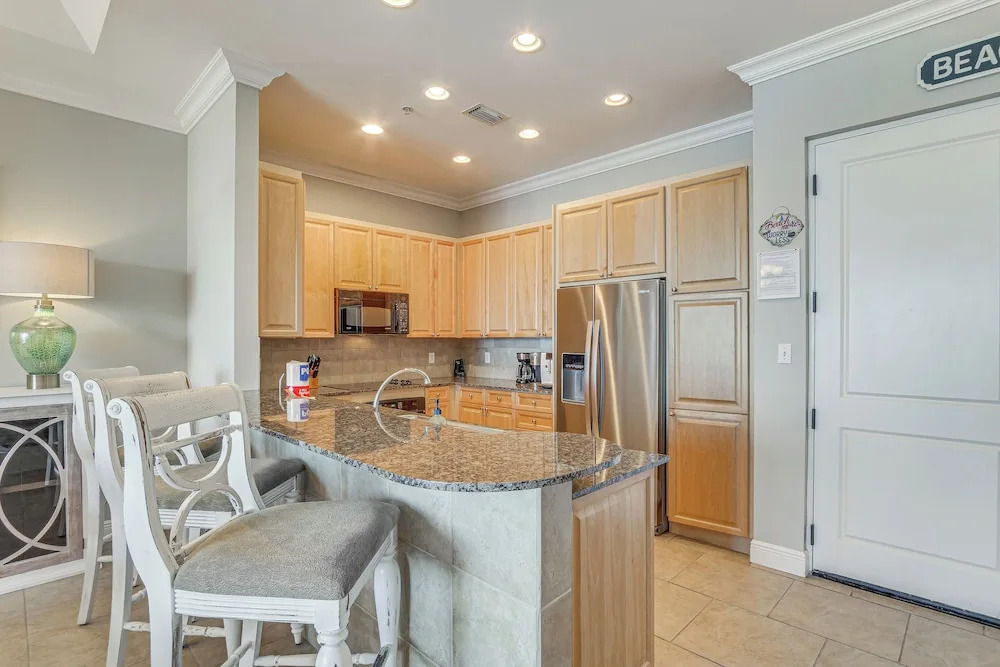 Pensacola Beach Penthouse w/ View + Pool Access!