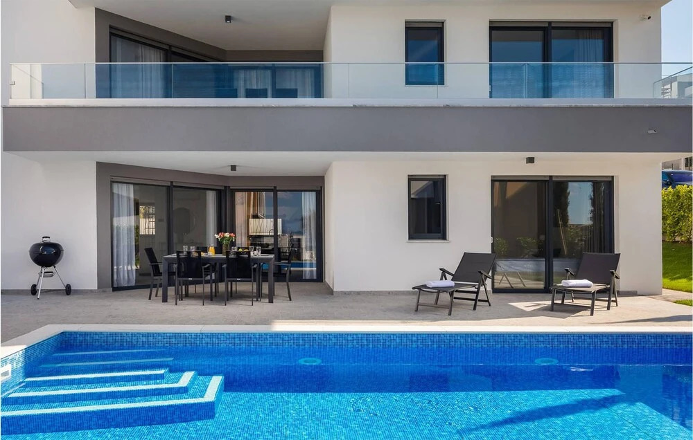 Gorgeous Home In Zidarici
