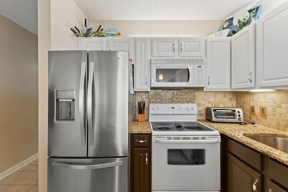 Romar Place 305