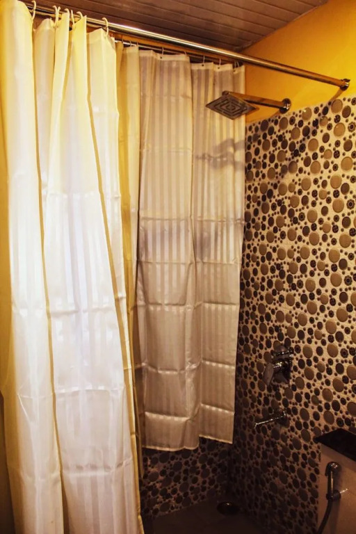 Hotel Charan Kamal