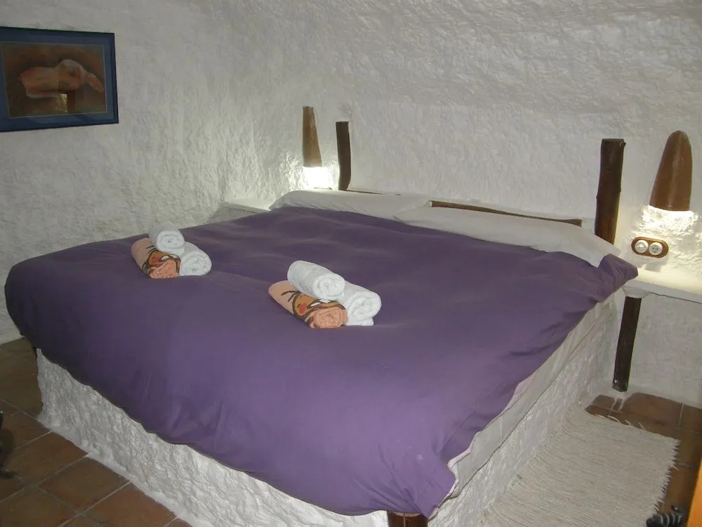 Cueva El Guindas