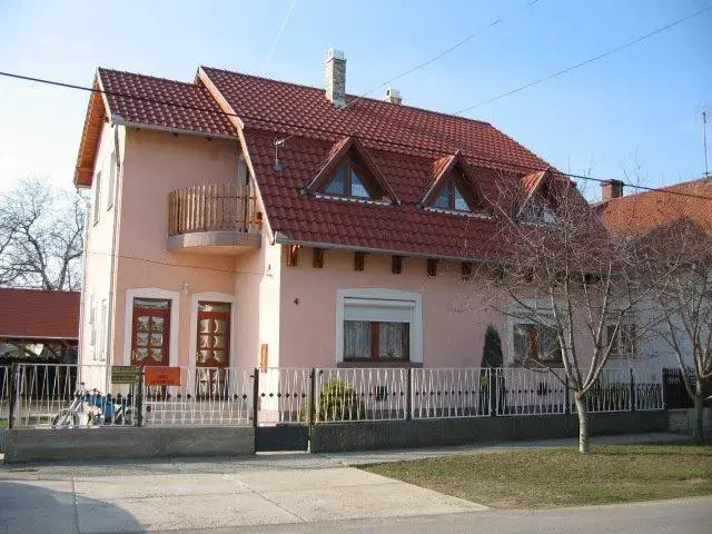 Zoya Apartman