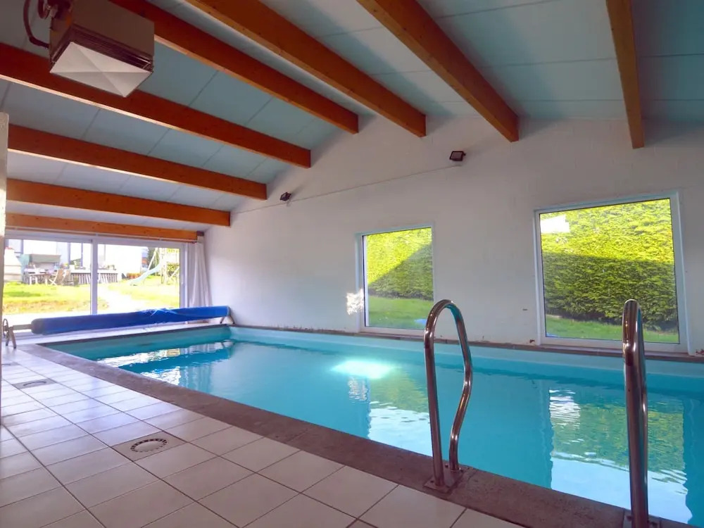 Sunny Cottage with Pool