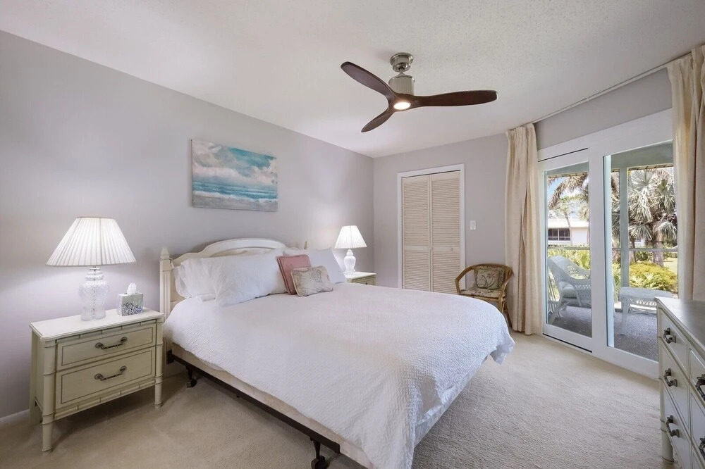 West Bay Cove #230 2 Bedroom Condo by Redawning