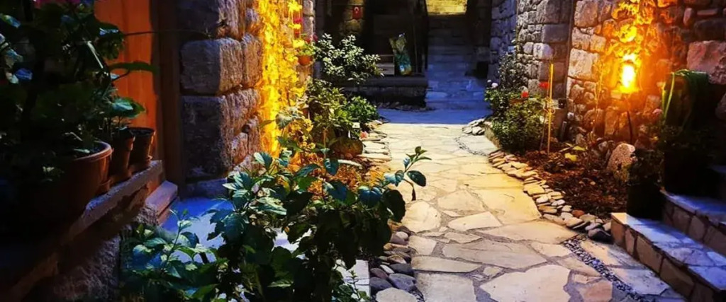 Teora taş otel