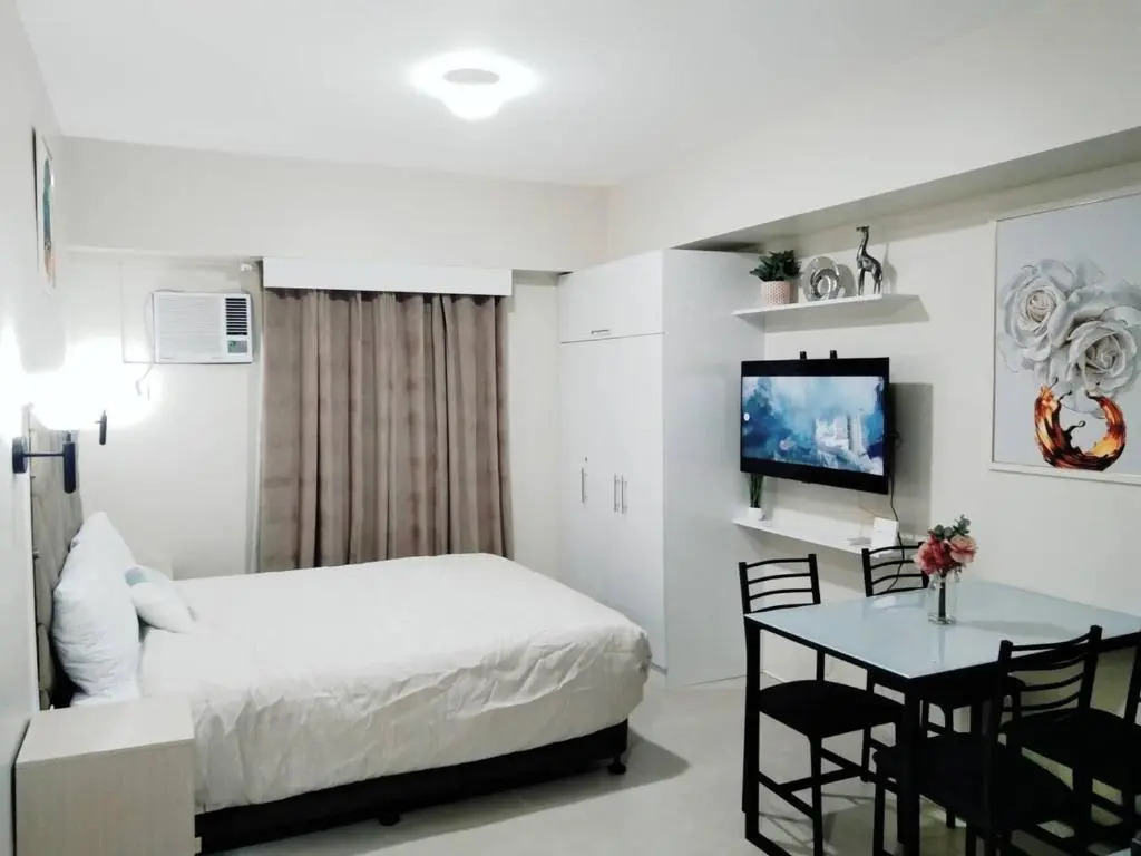 Outdoor Pool Studio Sleeps 2 - Tv, Aircon
