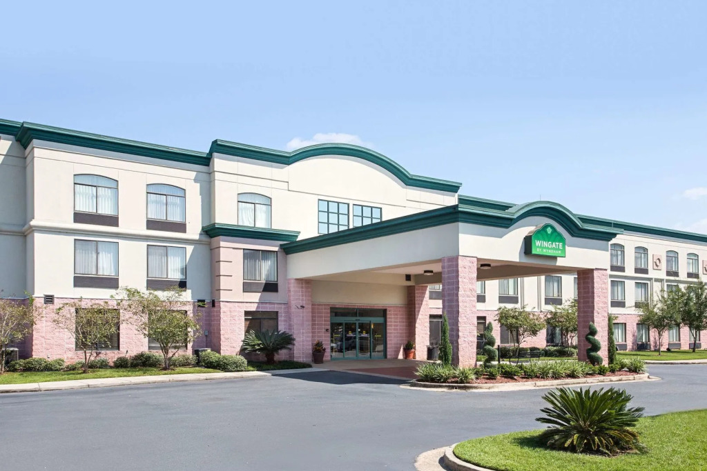 Holiday Inn Express & Suites - Mobile - I-65 by IHG