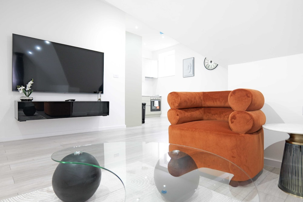 The Wembley Crown Heights 1 Bed Flat
