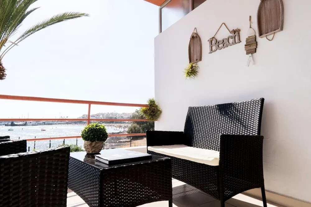 Song of the Sea Apartment, Ocean Balcony & Stairs to the Sea