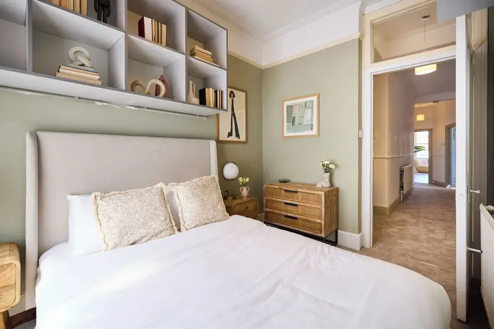Classic Edwardian Flat near Emirates