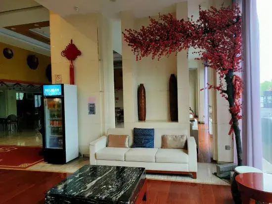 Saint Heaven & Earth Travel Residence (Huangshan North High-speed Railway Station)