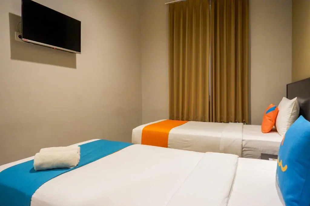 Sans Hotel Empress Simpang Lima
