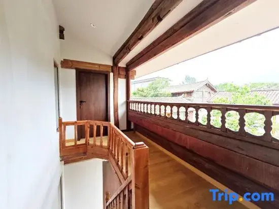Lijiang Dexian Homestay