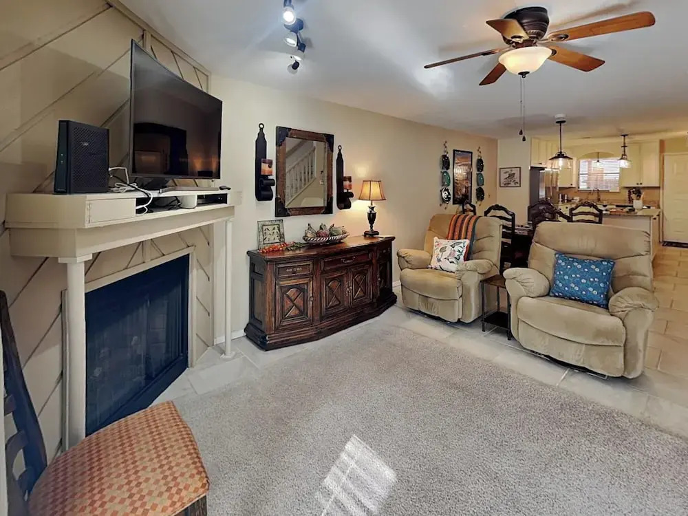 Whispering Bluff #402